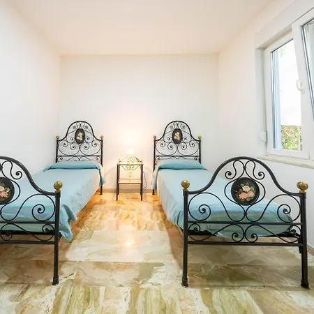 Apartament Anna - Red Roseto Degli Abruzzi