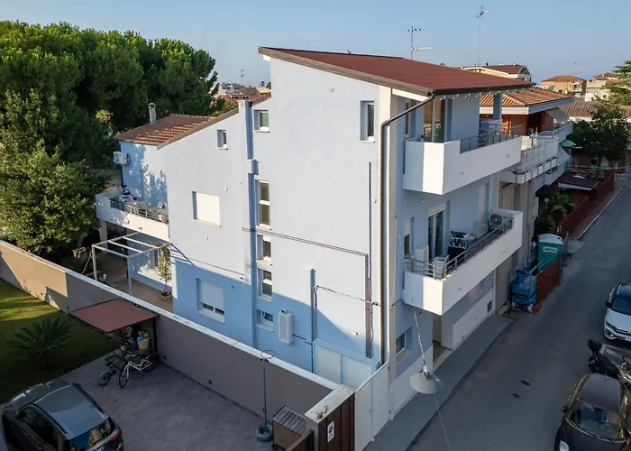 Anna - Red * רוזטו דליי אברוצי