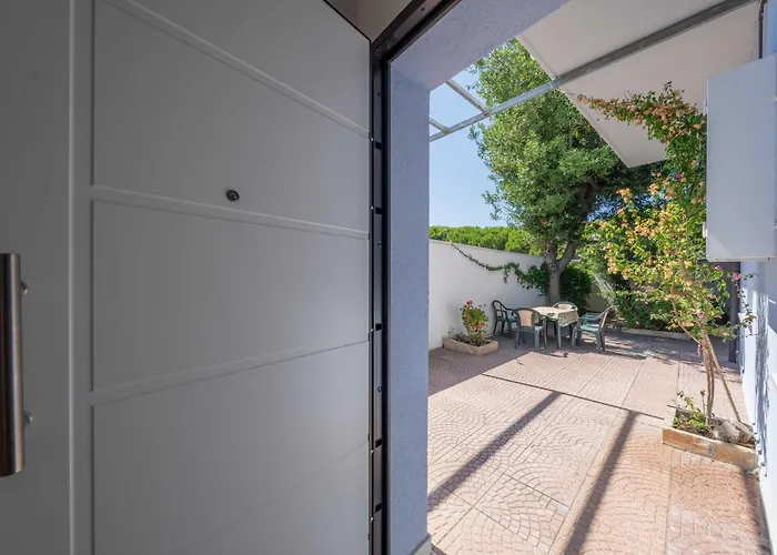 Anna - Red רוזטו דליי אברוצי